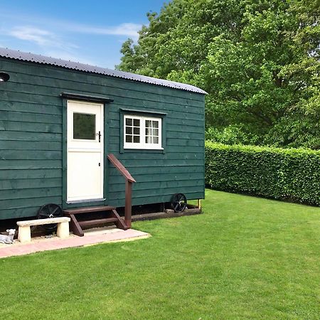 Beautiful Shepherd'S Hut - Lois Weedon Weston  Exteriér fotografie